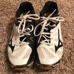 Mizuno wave volleyball shoe